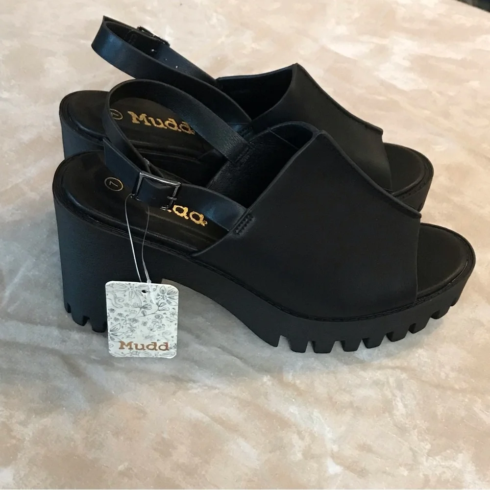 NWT  Mudd Women’s black chunky sandals w/strap. No box. - Picture 6 of 9
